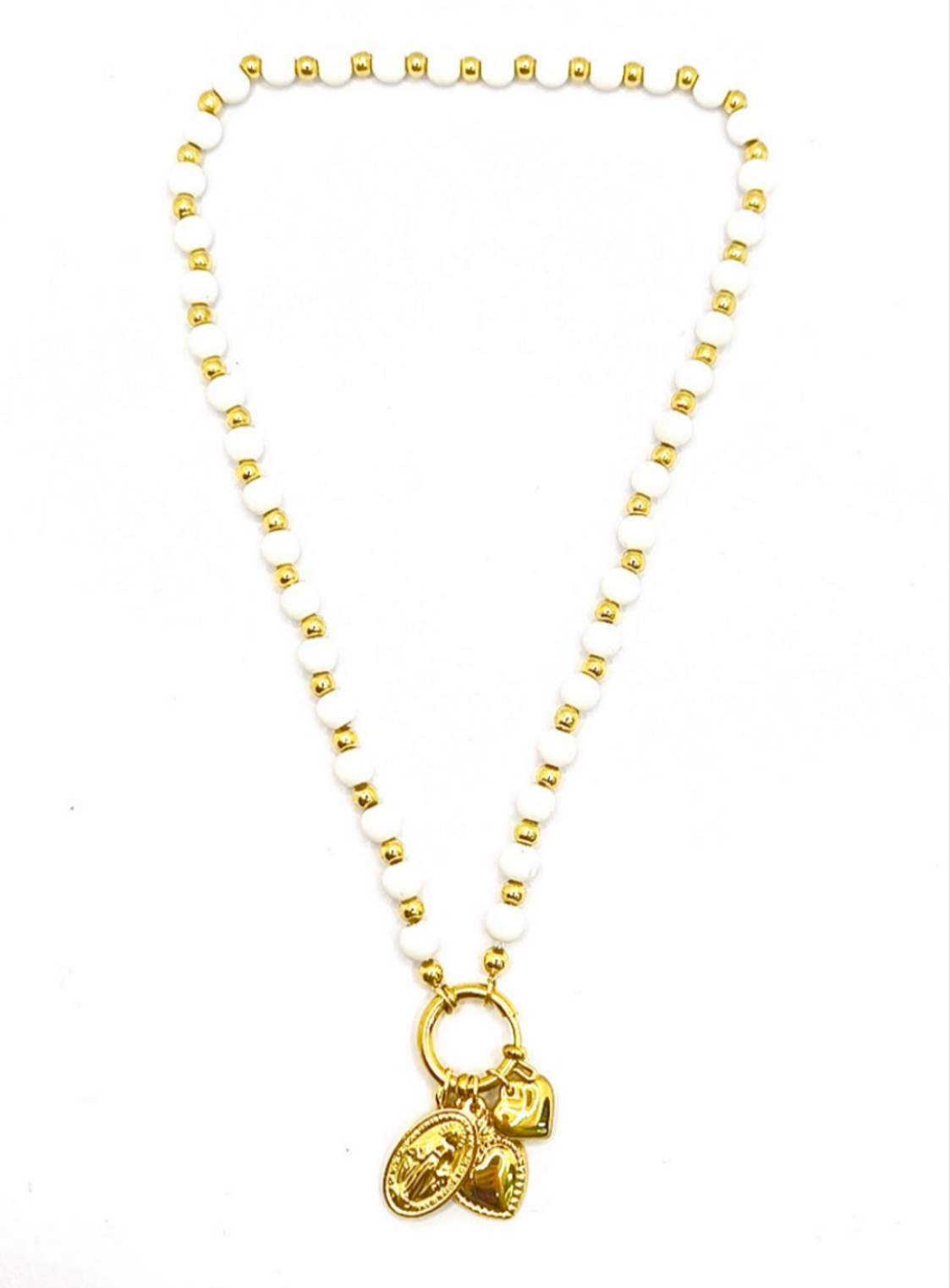 Collana con perle colorate e ciondoli acciaio