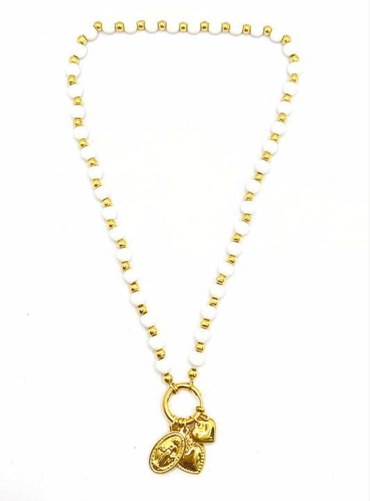 Collana con perle colorate  e ciondoli acciaio