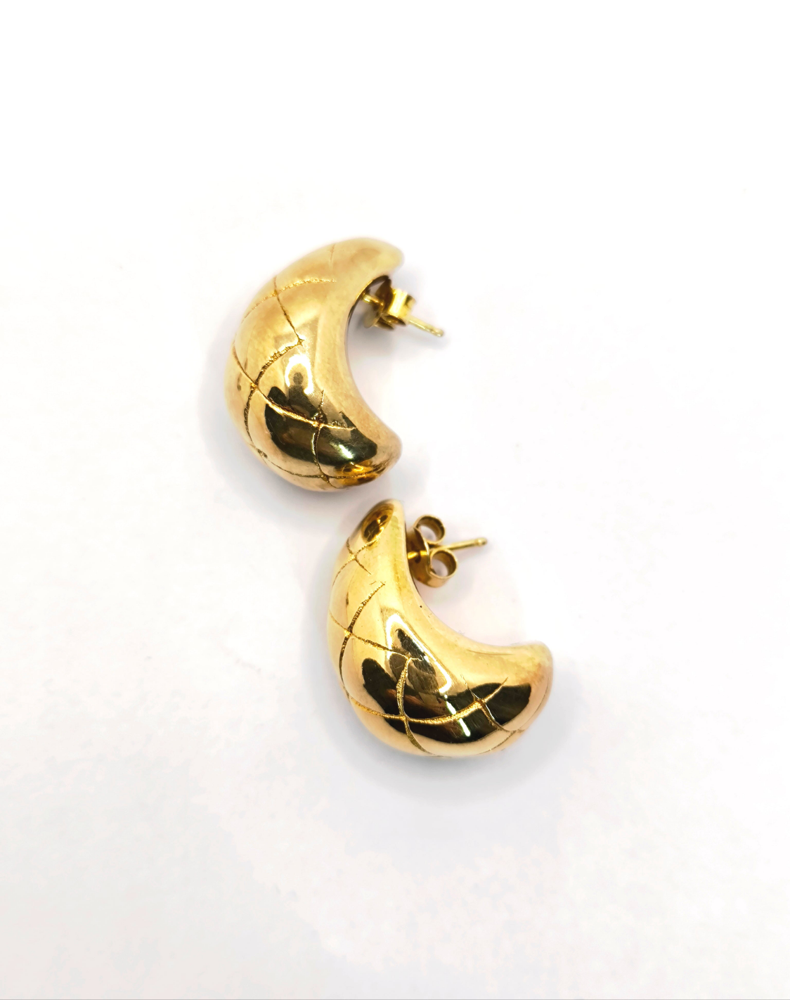 Orecchini a goccia rigato in argento 925
