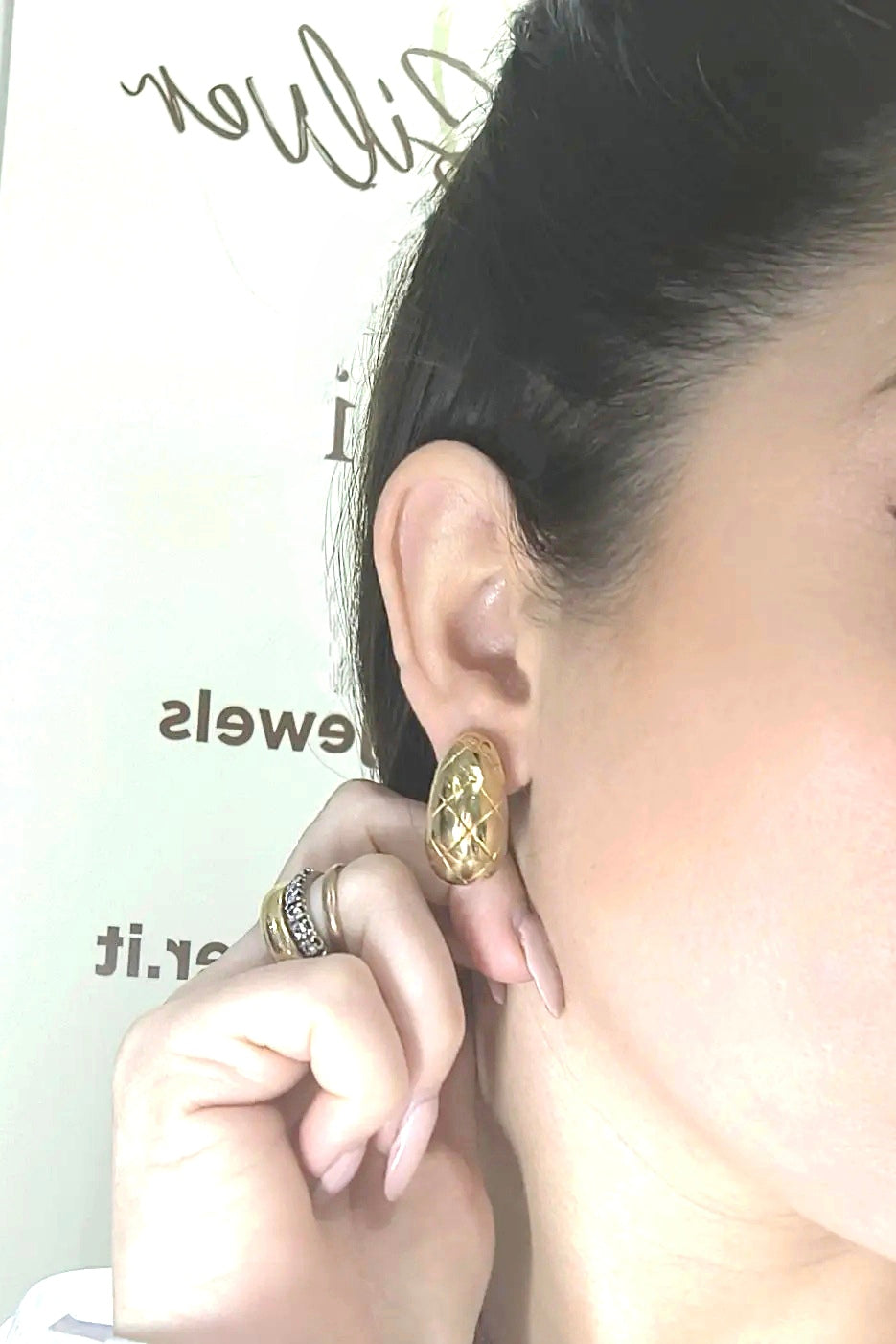 Orecchini a goccia rigato in argento 925